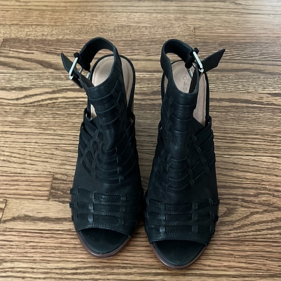 Caslon Peep Toe Heel - Picture 2 of 4